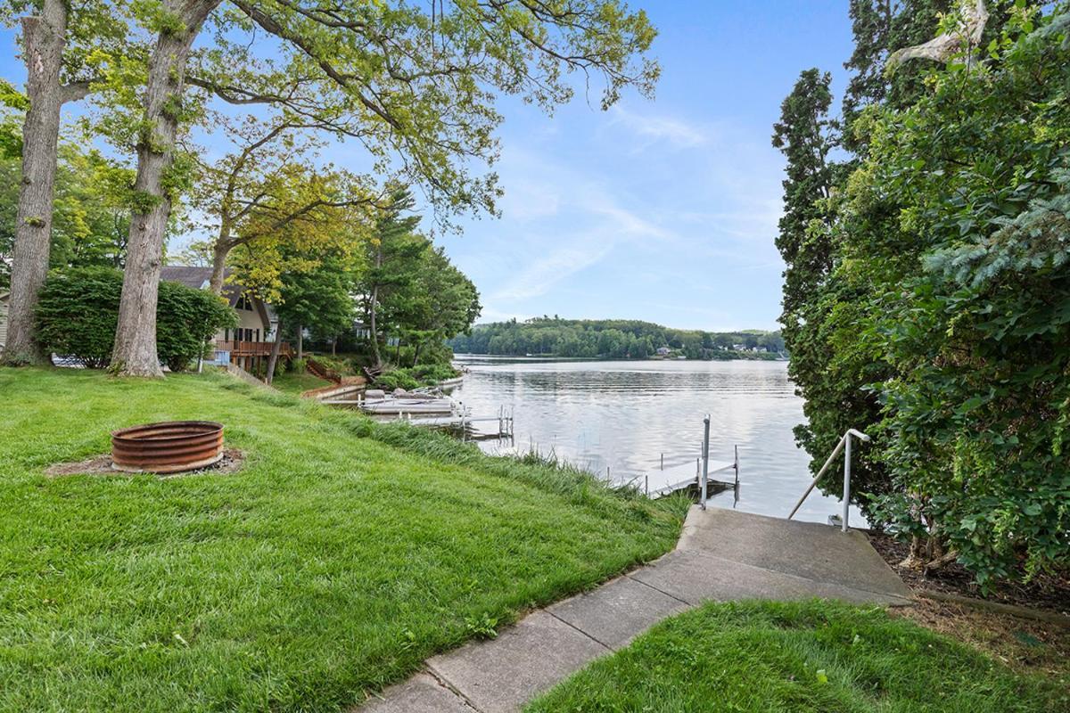 Lakeside Getaway With Dock, Firepit, Grill Newaygo Экстерьер фото